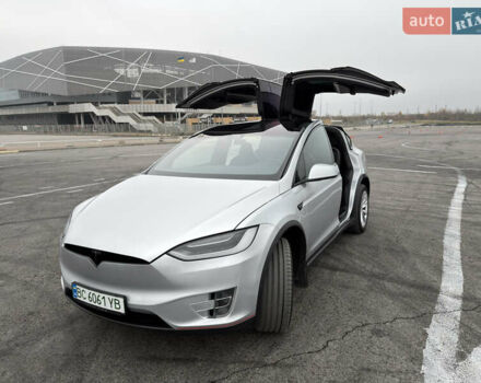 Серый Тесла Модель Х, объемом двигателя 0 л и пробегом 215 тыс. км за 21700 $, фото 42 на Automoto.ua