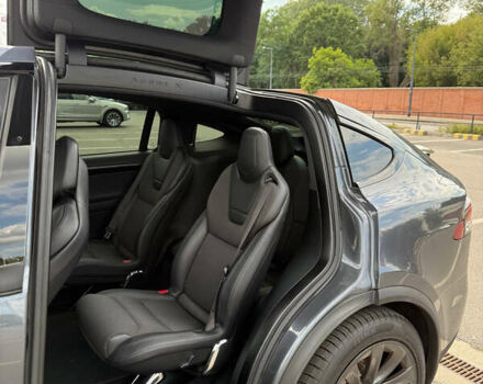 Серый Тесла Модель Х, объемом двигателя 0 л и пробегом 171 тыс. км за 22700 $, фото 4 на Automoto.ua