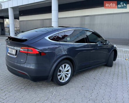 Серый Тесла Модель Х, объемом двигателя 0 л и пробегом 142 тыс. км за 41000 $, фото 6 на Automoto.ua