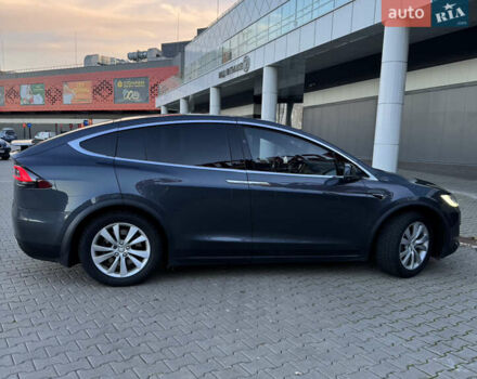 Серый Тесла Модель Х, объемом двигателя 0 л и пробегом 142 тыс. км за 41000 $, фото 4 на Automoto.ua