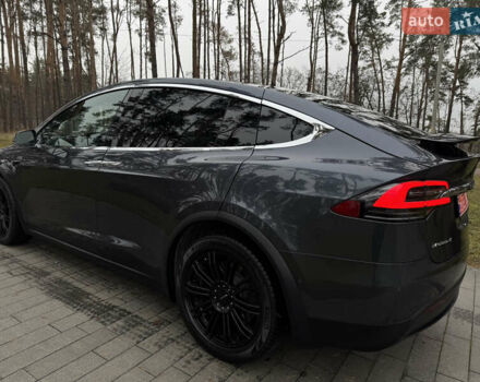 Серый Тесла Модель Х, объемом двигателя 0 л и пробегом 217 тыс. км за 20900 $, фото 6 на Automoto.ua