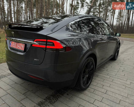 Серый Тесла Модель Х, объемом двигателя 0 л и пробегом 217 тыс. км за 20900 $, фото 4 на Automoto.ua