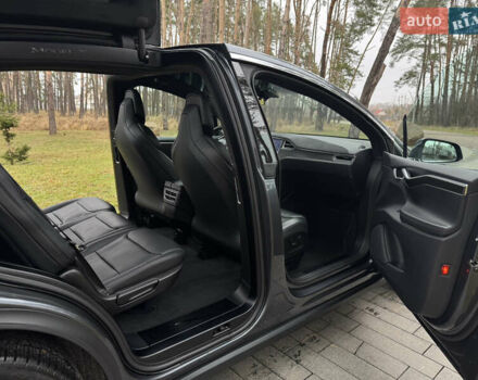Серый Тесла Модель Х, объемом двигателя 0 л и пробегом 217 тыс. км за 20900 $, фото 10 на Automoto.ua