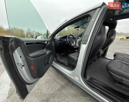 Серый Тесла Модель Х, объемом двигателя 0 л и пробегом 215 тыс. км за 21700 $, фото 61 на Automoto.ua