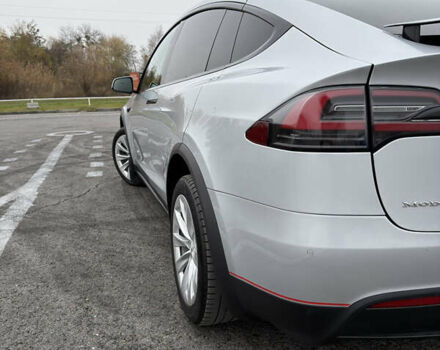 Серый Тесла Модель Х, объемом двигателя 0 л и пробегом 215 тыс. км за 21700 $, фото 18 на Automoto.ua