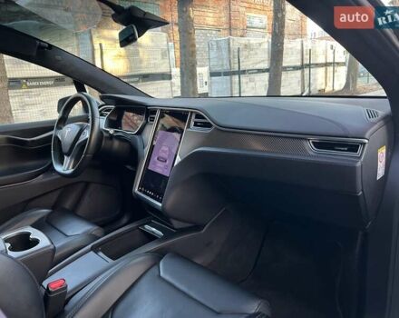 Серый Тесла Модель Х, объемом двигателя 0 л и пробегом 144 тыс. км за 28950 $, фото 34 на Automoto.ua