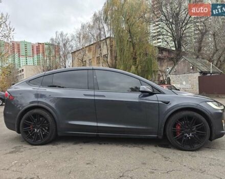 Серый Тесла Модель Х, объемом двигателя 0 л и пробегом 67 тыс. км за 35000 $, фото 2 на Automoto.ua