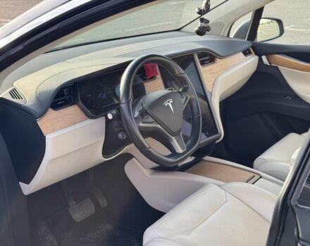 Серый Тесла Модель Х, объемом двигателя 0 л и пробегом 233 тыс. км за 17500 $, фото 5 на Automoto.ua