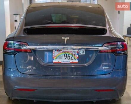 Серый Тесла Модель Х, объемом двигателя 0 л и пробегом 60 тыс. км за 7900 $, фото 5 на Automoto.ua