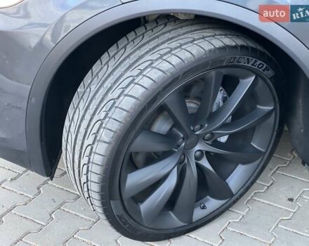 Серый Тесла Модель Х, объемом двигателя 0 л и пробегом 144 тыс. км за 28950 $, фото 7 на Automoto.ua