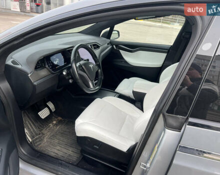 Серый Тесла Модель Х, объемом двигателя 0 л и пробегом 122 тыс. км за 22500 $, фото 2 на Automoto.ua