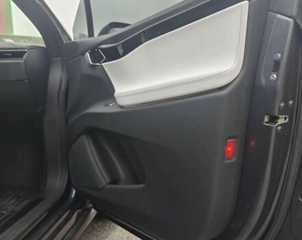 Серый Тесла Модель Х, объемом двигателя 0 л и пробегом 67 тыс. км за 35000 $, фото 12 на Automoto.ua