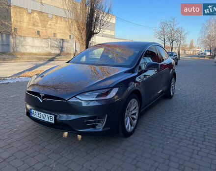 Серый Тесла Модель Х, объемом двигателя 0 л и пробегом 102 тыс. км за 26500 $, фото 6 на Automoto.ua