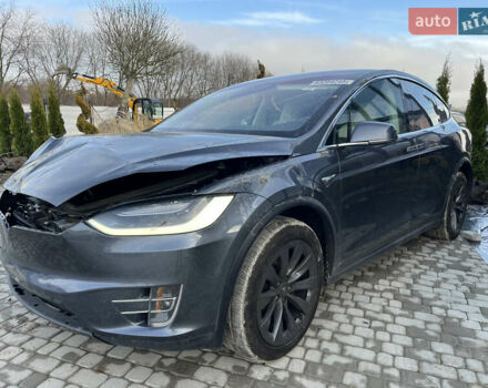 Серый Тесла Модель Х, объемом двигателя 0 л и пробегом 96 тыс. км за 16900 $, фото 9 на Automoto.ua