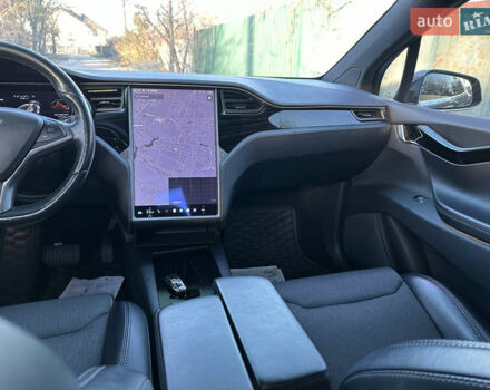 Серый Тесла Модель Х, объемом двигателя 0 л и пробегом 177 тыс. км за 21000 $, фото 14 на Automoto.ua