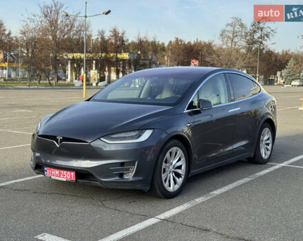 Серый Тесла Модель Х, объемом двигателя 0 л и пробегом 233 тыс. км за 17500 $, фото 4 на Automoto.ua