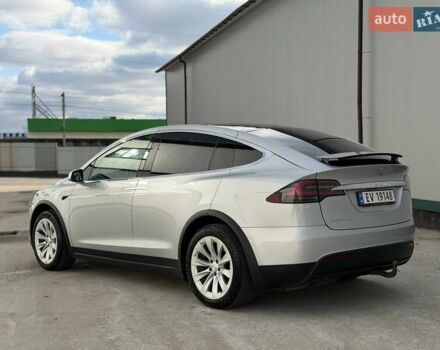 Серый Тесла Модель Х, объемом двигателя 0 л и пробегом 140 тыс. км за 21900 $, фото 9 на Automoto.ua