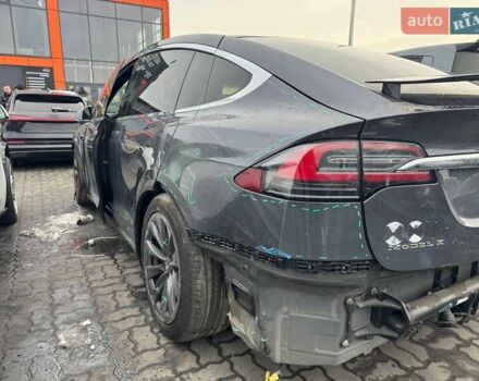 Серый Тесла Модель Х, объемом двигателя 0 л и пробегом 123 тыс. км за 20000 $, фото 4 на Automoto.ua