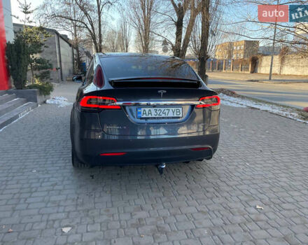 Серый Тесла Модель Х, объемом двигателя 0 л и пробегом 102 тыс. км за 26500 $, фото 8 на Automoto.ua