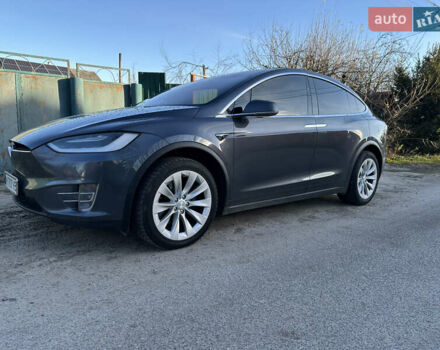Серый Тесла Модель Х, объемом двигателя 0 л и пробегом 177 тыс. км за 21000 $, фото 5 на Automoto.ua