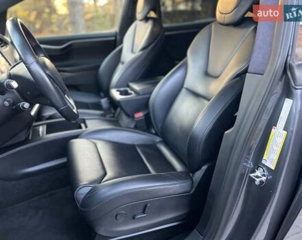 Серый Тесла Модель Х, объемом двигателя 0 л и пробегом 144 тыс. км за 28950 $, фото 32 на Automoto.ua