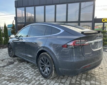 Серый Тесла Модель Х, объемом двигателя 0 л и пробегом 96 тыс. км за 16900 $, фото 6 на Automoto.ua