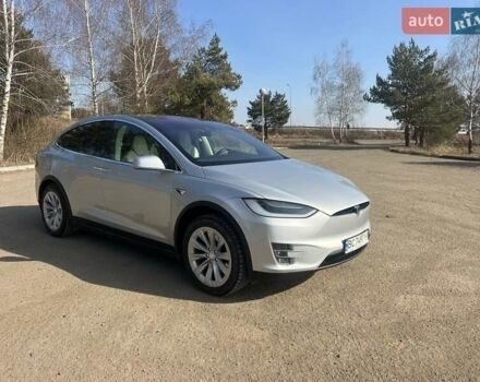 Серый Тесла Модель Х, объемом двигателя 0 л и пробегом 88 тыс. км за 23000 $, фото 3 на Automoto.ua