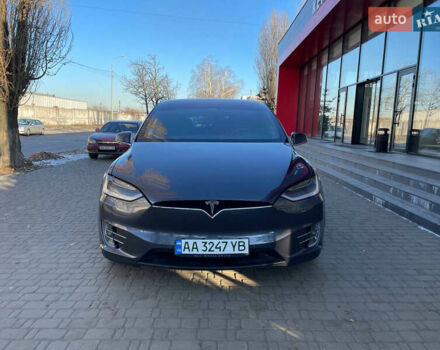 Серый Тесла Модель Х, объемом двигателя 0 л и пробегом 102 тыс. км за 26500 $, фото 5 на Automoto.ua