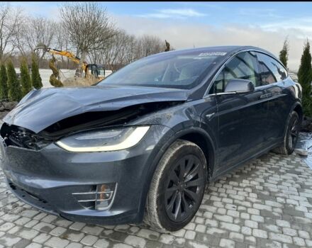 Серый Тесла Модель Х, объемом двигателя 0 л и пробегом 96 тыс. км за 16900 $, фото 3 на Automoto.ua