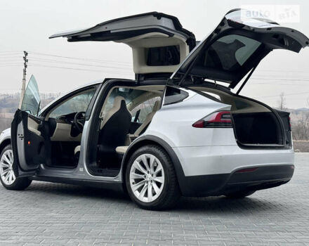Сірий Тесла Модель Х, об'ємом двигуна 0 л та пробігом 102 тис. км за 48500 $, фото 13 на Automoto.ua