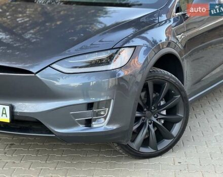 Серый Тесла Модель Х, объемом двигателя 0 л и пробегом 144 тыс. км за 28950 $, фото 1 на Automoto.ua