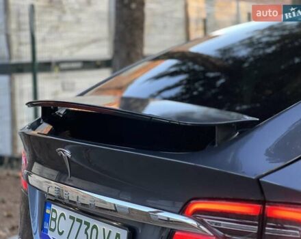 Серый Тесла Модель Х, объемом двигателя 0 л и пробегом 144 тыс. км за 28950 $, фото 4 на Automoto.ua