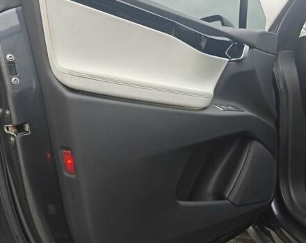 Серый Тесла Модель Х, объемом двигателя 0 л и пробегом 67 тыс. км за 35000 $, фото 13 на Automoto.ua