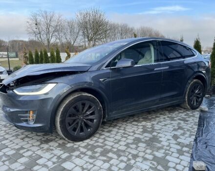 Серый Тесла Модель Х, объемом двигателя 0 л и пробегом 96 тыс. км за 16900 $, фото 4 на Automoto.ua