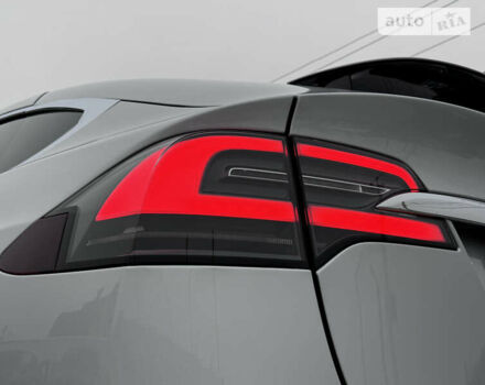 Серый Тесла Модель Х, объемом двигателя 0 л и пробегом 102 тыс. км за 48500 $, фото 61 на Automoto.ua
