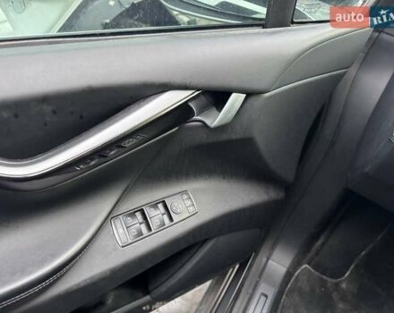 Серый Тесла Модель Х, объемом двигателя 0 л и пробегом 123 тыс. км за 20000 $, фото 7 на Automoto.ua