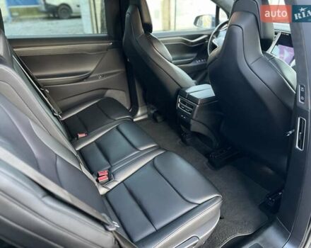 Серый Тесла Модель Х, объемом двигателя 0 л и пробегом 144 тыс. км за 28950 $, фото 22 на Automoto.ua