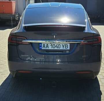 Тесла Модель Х 2018 в Киеве на Automoto.ua Серый Тесла Модель Х, объемом двигателя 0 л и пробегом 123 тыс. км за 24500 $, фото 2 на Automoto.ua