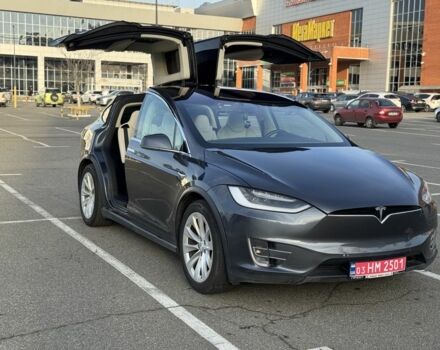 Серый Тесла Модель Х, объемом двигателя 0 л и пробегом 233 тыс. км за 17500 $, фото 2 на Automoto.ua