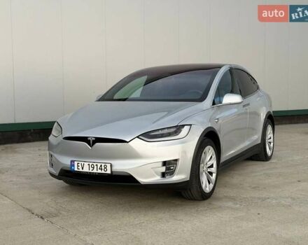 Серый Тесла Модель Х, объемом двигателя 0 л и пробегом 140 тыс. км за 21900 $, фото 4 на Automoto.ua