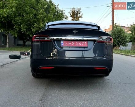 Серый Тесла Модель Х, объемом двигателя 0 л и пробегом 165 тыс. км за 22900 $, фото 4 на Automoto.ua