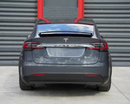 Серый Тесла Модель Х, объемом двигателя 0 л и пробегом 39 тыс. км за 19000 $, фото 5 на Automoto.ua