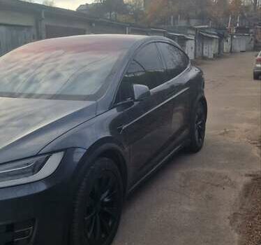 Серый Тесла Модель Х, объемом двигателя 0 л и пробегом 119 тыс. км за 28900 $, фото 7 на Automoto.ua