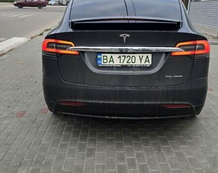 Серый Тесла Модель Х, объемом двигателя 0 л и пробегом 92 тыс. км за 28999 $, фото 2 на Automoto.ua