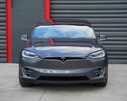 Серый Тесла Модель Х, объемом двигателя 0 л и пробегом 39 тыс. км за 19000 $, фото 1 на Automoto.ua
