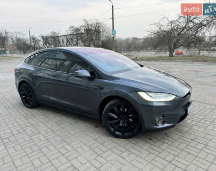 Серый Тесла Модель Х, объемом двигателя 0 л и пробегом 114 тыс. км за 43350 $, фото 7 на Automoto.ua