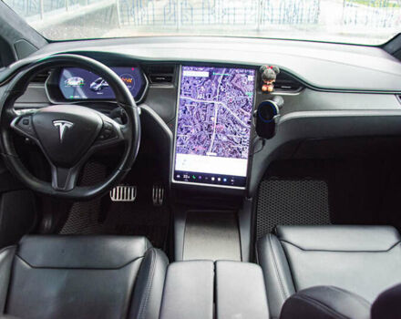 Серый Тесла Модель Х, объемом двигателя 0 л и пробегом 75 тыс. км за 49900 $, фото 11 на Automoto.ua