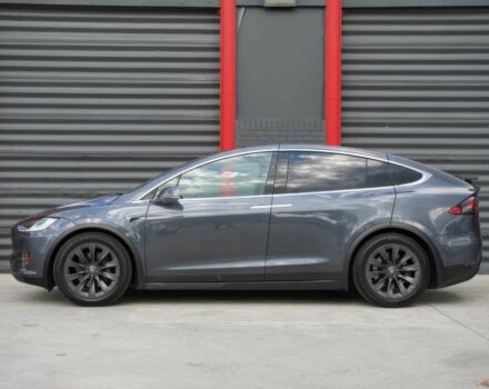 Серый Тесла Модель Х, объемом двигателя 0 л и пробегом 39 тыс. км за 19000 $, фото 3 на Automoto.ua