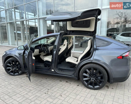 Серый Тесла Модель Х, объемом двигателя 0 л и пробегом 114 тыс. км за 43350 $, фото 36 на Automoto.ua