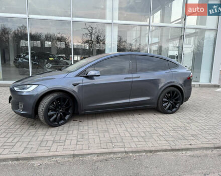 Серый Тесла Модель Х, объемом двигателя 0 л и пробегом 114 тыс. км за 43350 $, фото 15 на Automoto.ua